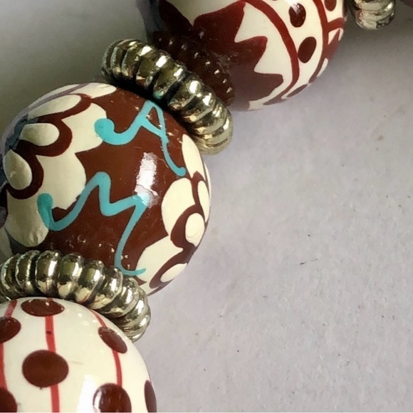 Angela Moore Hand Painted Brown & White Beaded Stretchy Bracelet - Picture 2 of 4
